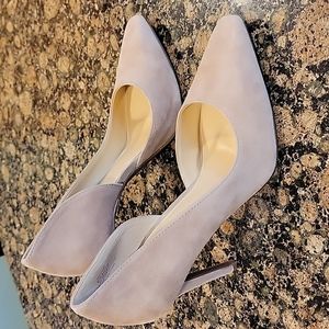 Nude pumps